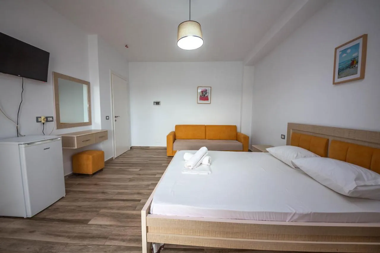 Villa Rondo Himare 0*,