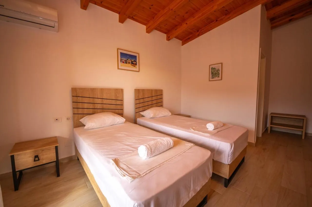 Villa Rondo Himare