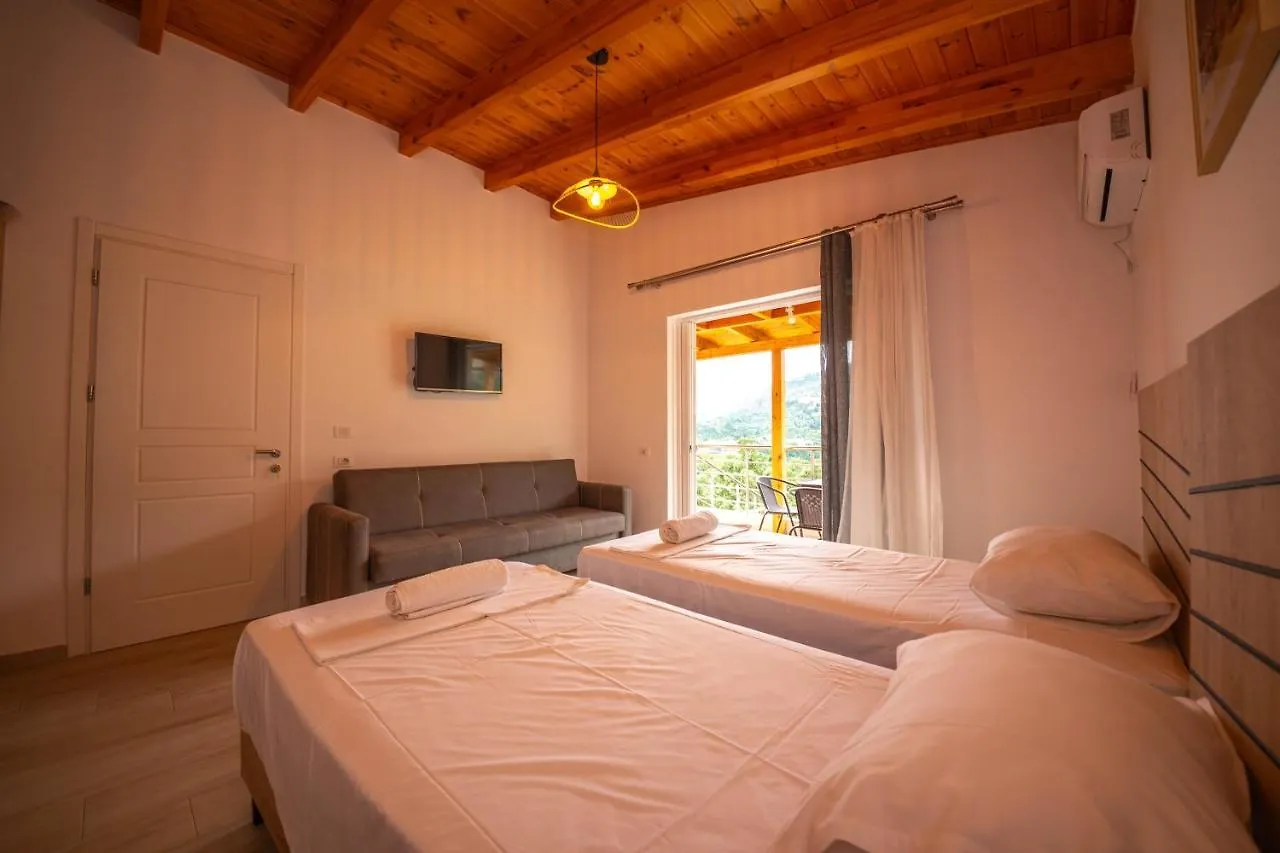 Guest house Villa Rondo Himare
